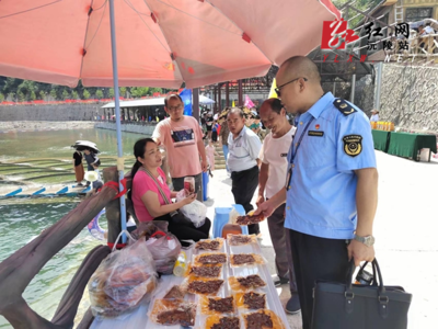 縣市場(chǎng)監(jiān)管局開展暑期景區(qū)旅游市場(chǎng)專項(xiàng)檢查，規(guī)范旅游景區(qū)經(jīng)營(yíng)管理